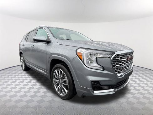 Used 2024 GMC Terrain Denali w/ Denali Premium Package image 3