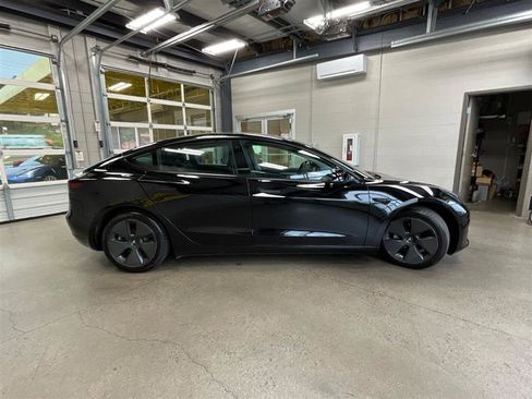 Used 2021 Tesla Model 3 Standard Range Plus RWD image 6