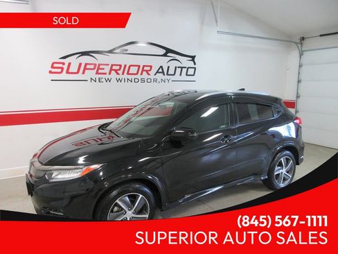 Used 2019 Honda HR-V Touring image 1