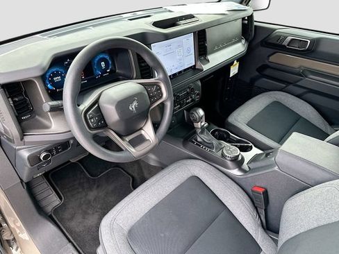 Used 2025 Ford Bronco 2-Door AWD/4WD image 9