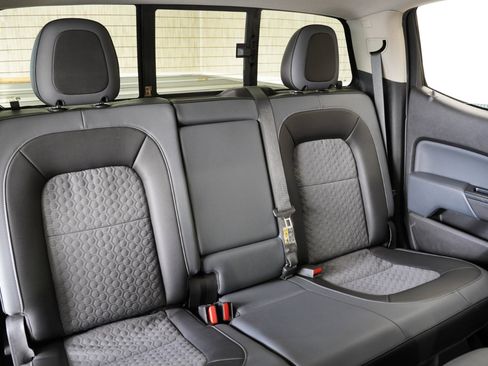 Used 2016 Chevrolet Colorado Z71 image 33