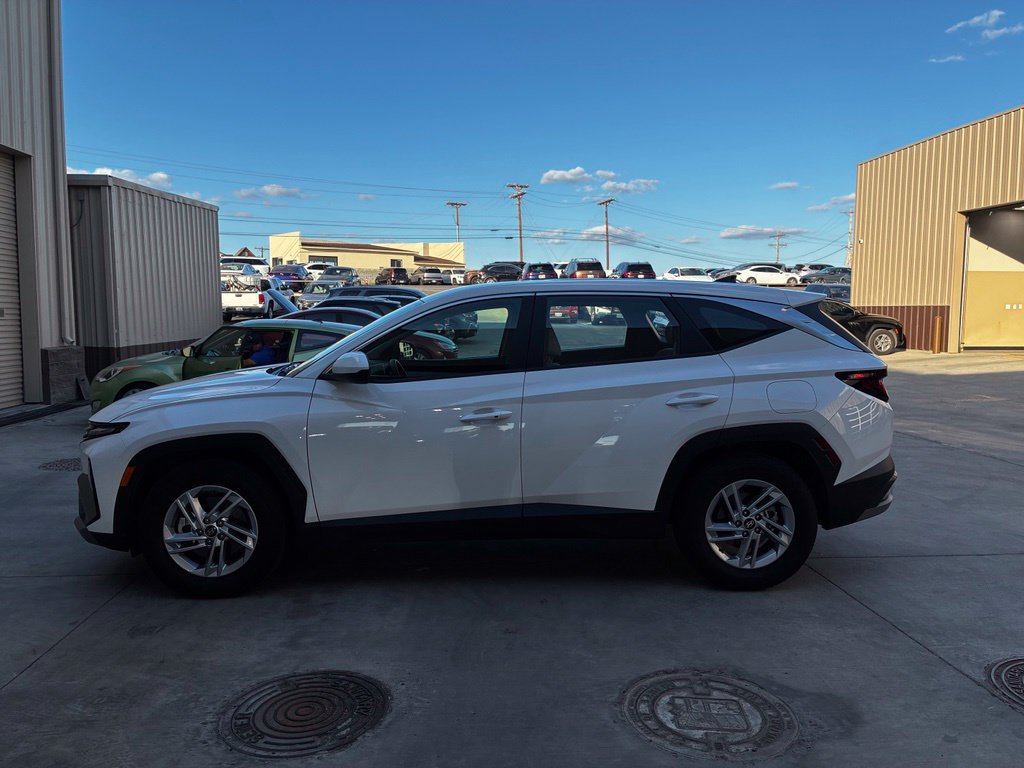 Used 2026 Hyundai Tucson SE FWD image 2