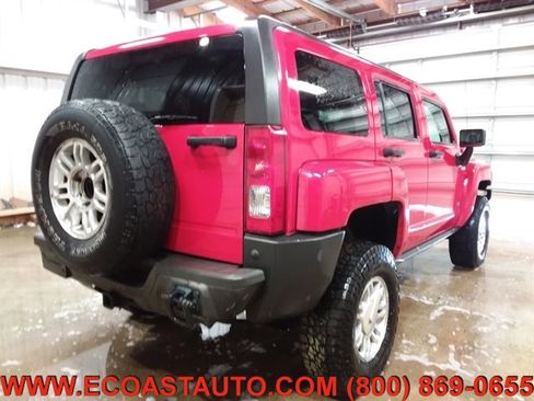 Used 2007 HUMMER H3 image 2
