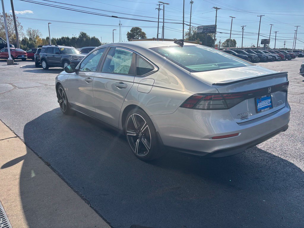 Used 2024 Honda Accord Sport image 7