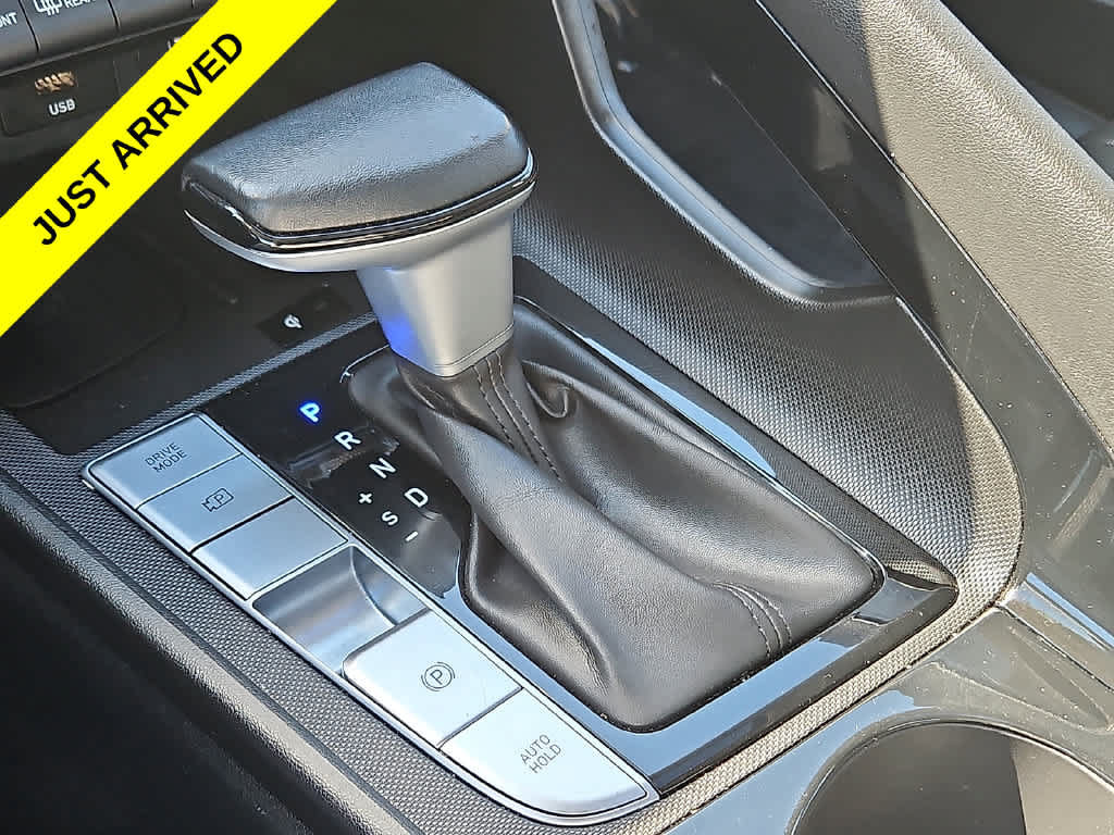 Used 2025 Hyundai Elantra Limited FWD image 14
