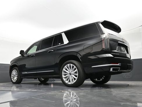 Certified 2025 Cadillac Escalade ESV Luxury image 22