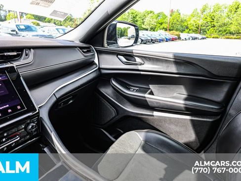 Used 2025 Jeep Grand Cherokee Altitude AWD/4WD image 45
