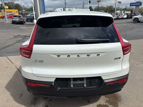 Certified 2026 Volvo XC40 B5 Plus AWD/4WD image 8