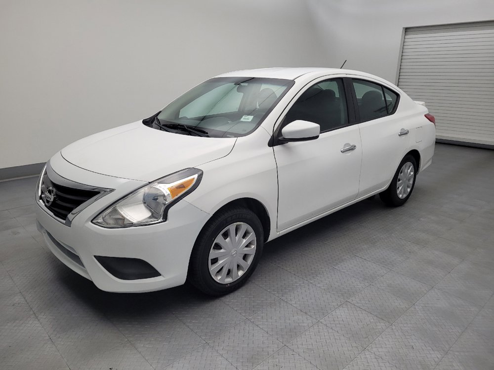 Used 2019 Nissan Versa SV FWD image 2