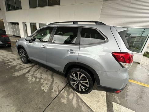 Used 2020 Subaru Forester Limited w/ Popular Package #3 image 4