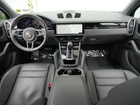 Used 2021 Porsche Cayenne AWD/4WD image 39