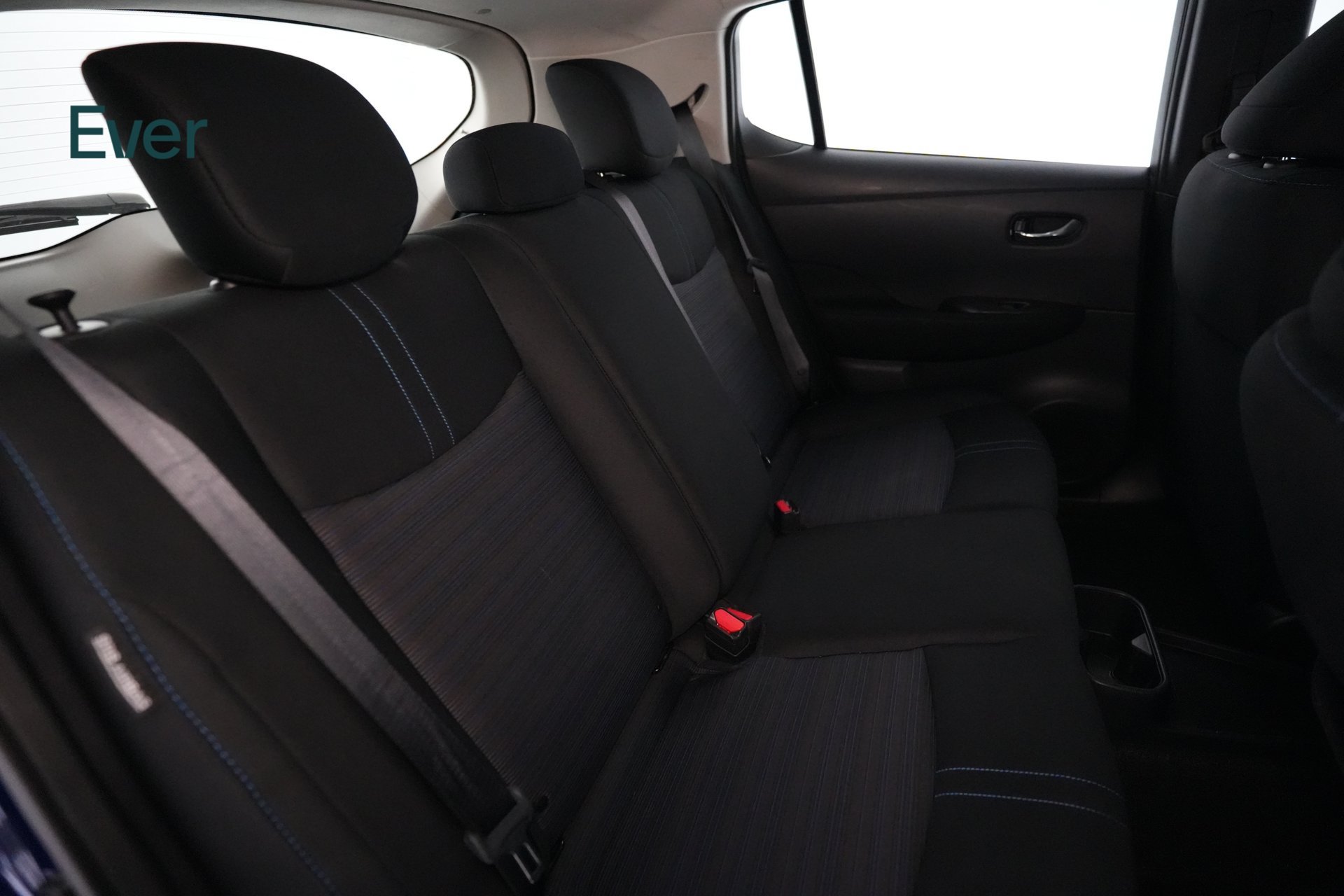 Used 2025 Nissan Leaf S FWD image 5
