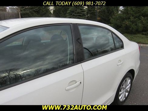 Used 2011 Volkswagen Jetta SE image 32