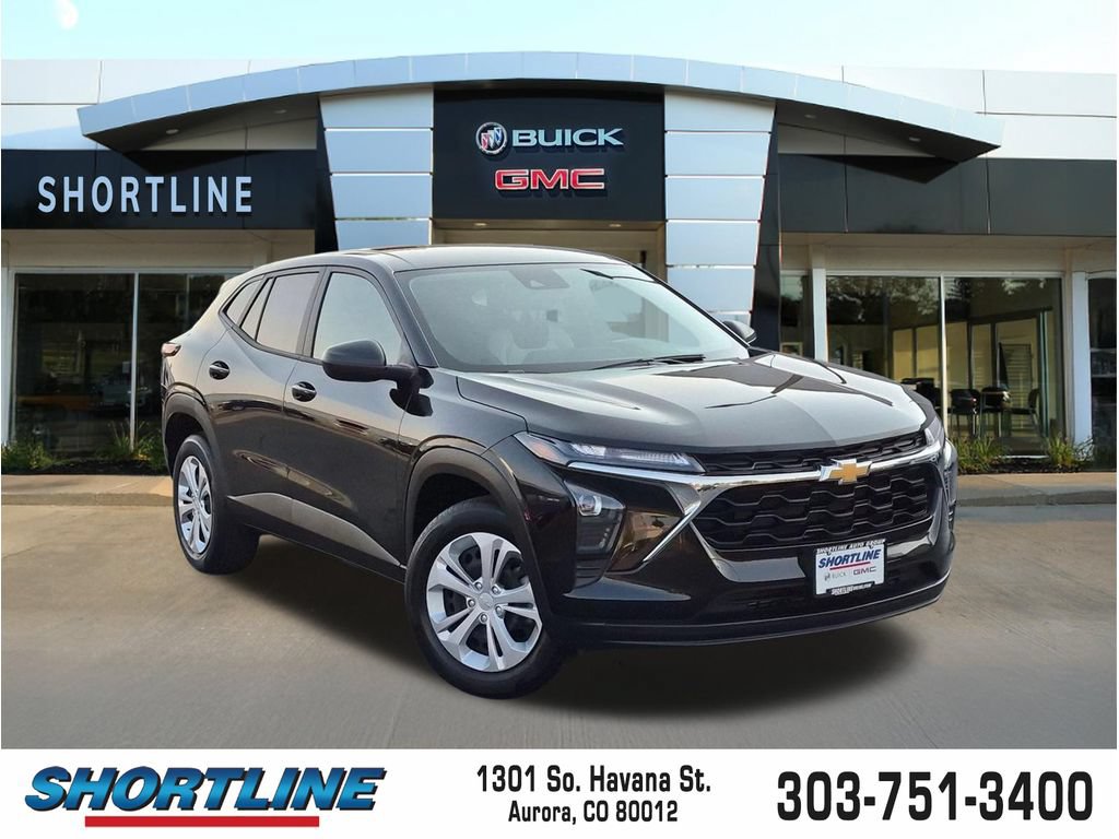 Used 2026 Chevrolet Trax LS FWD image 1