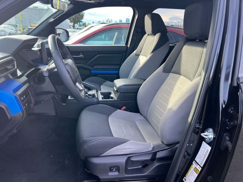 Used 2025 Toyota Tacoma TRD Off-Road image 24