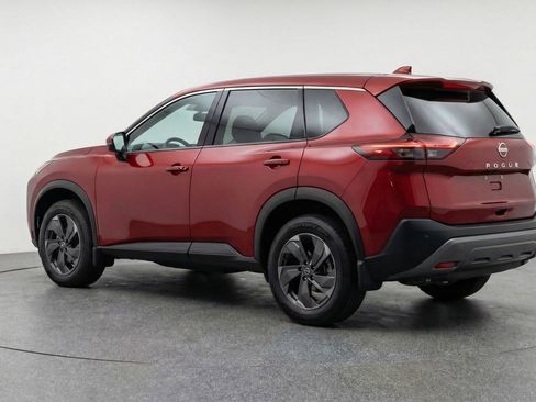 Used 2025 Nissan Rogue SV image 6