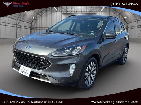 Used 2020 Ford Escape Titanium image 1