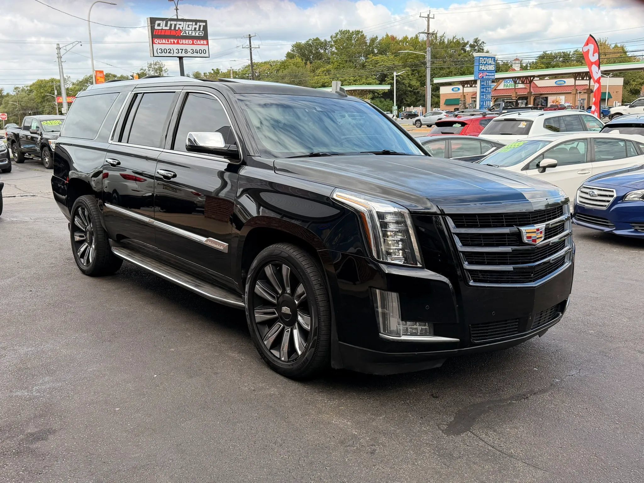 Used 2015 Cadillac Escalade ESV Luxury AWD/4WD image 5