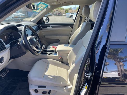 Used 2022 Volkswagen Atlas SEL R-Line image 25