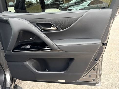 Used 2025 Lexus LX 600 4WD w/ Appearance Package image 34