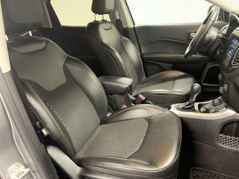 Used 2020 Jeep Compass Latitude w/ Cold Weather Group AWD/4WD image 22