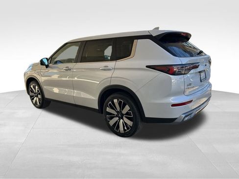 New 2026 Mitsubishi Outlander SE image 4