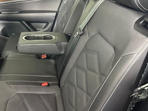 Used 2024 Volkswagen Atlas SE image 14