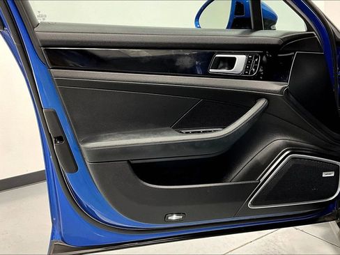 Used 2018 Porsche Panamera 4S image 21