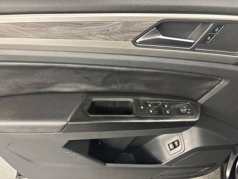 Used 2020 Volkswagen Atlas Cross Sport SE w/ Panoramic Sunroof Package FWD image 20