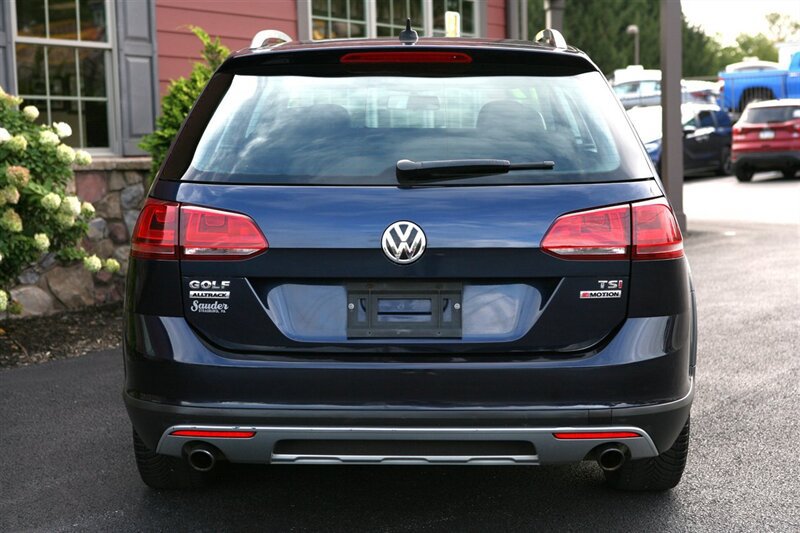 Used 2017 Volkswagen Golf Alltrack S AWD/4WD image 6
