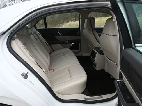 Used 2017 Lincoln Continental Reserve w/ Technology Package image 21