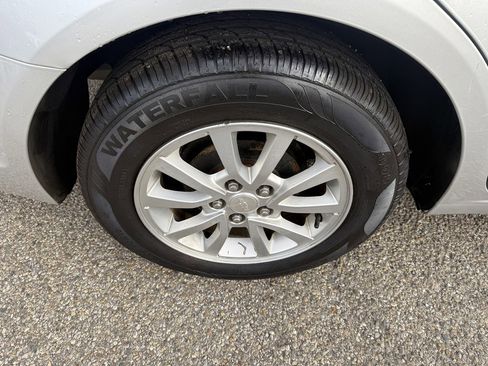 Used 2020 Chevrolet Sonic LT image 8