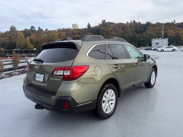 Used 2018 Subaru Outback 2.5i Premium AWD/4WD image 3