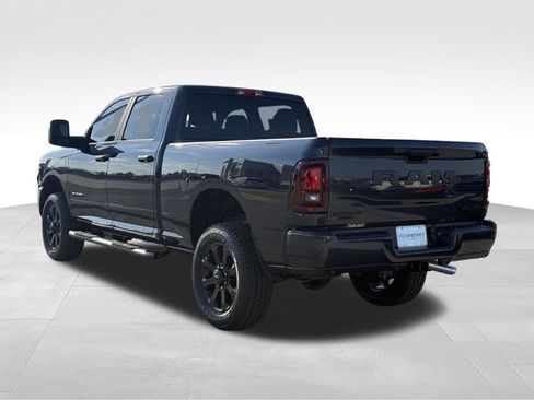 New 2026 RAM 2500 Big Horn AWD/4WD image 4