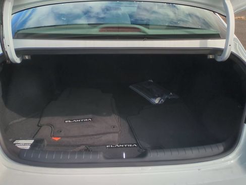 Certified 2026 Hyundai Elantra SE FWD image 23