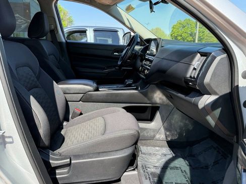 Used 2022 Nissan Pathfinder SV FWD image 23