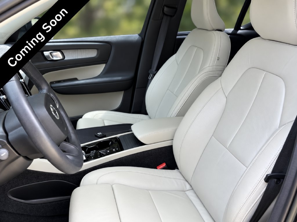 Certified 2023 Volvo XC40 B4 Plus w/ Driver Assist Package FWD image 2