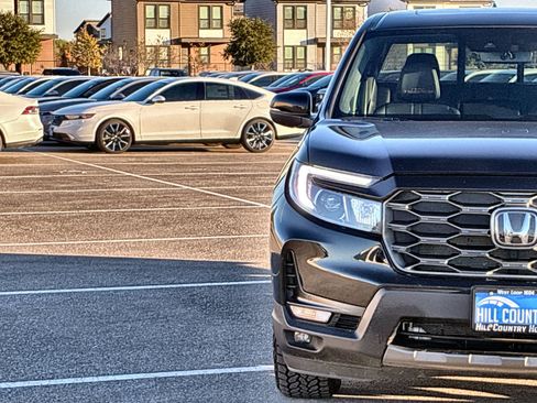 Certified 2025 Honda Ridgeline TrailSport image 10
