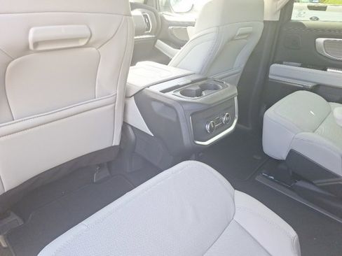 New 2025 Ford Expedition Platinum w/ Driver's Package image 19