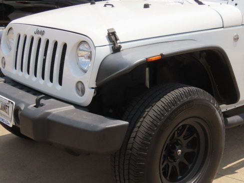 Used 2014 Jeep Wrangler Sport w/ Connectivity Group AWD/4WD image 2