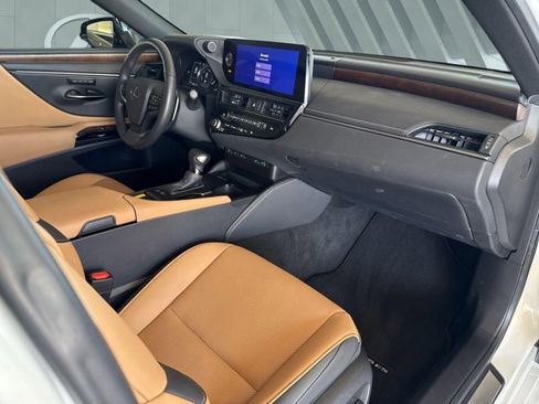 Certified 2025 Lexus ES 300h w/ Premium Package FWD image 26