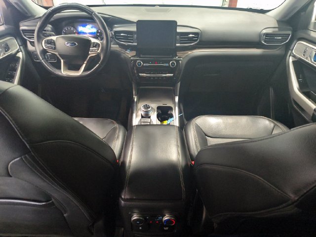 Used 2022 Ford Explorer Limited w/ Equipment Group 301A AWD/4WD image 17