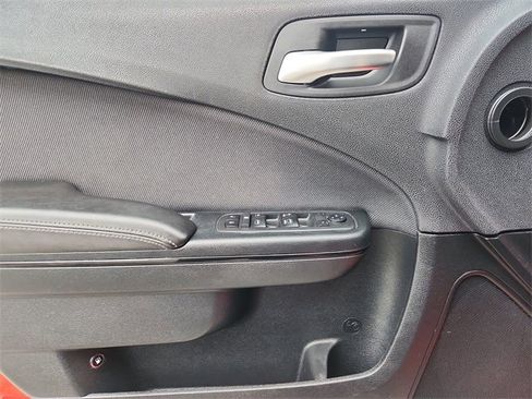Used 2018 Dodge Charger SXT w/ Blacktop Package image 21
