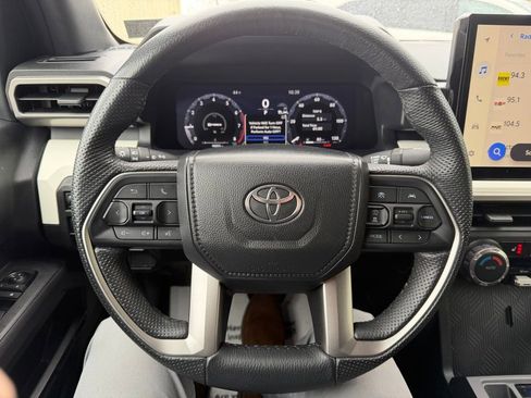 Used 2024 Toyota Tacoma TRD Off-Road AWD/4WD image 13