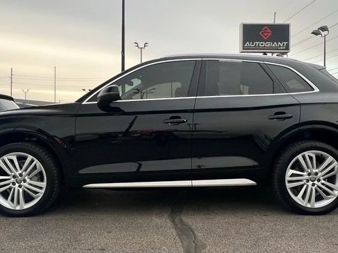 Used 2019 Audi Q5 Prestige w/ Prestige Package image 3