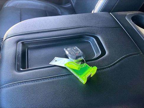 Used 2019 GMC Sierra 1500 SLT w/ SLT Premium Package image 32