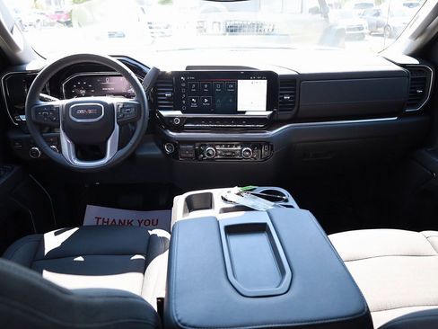 Used 2024 GMC Sierra 1500 Elevation image 19