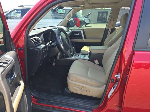 Used 2020 Toyota 4Runner SR5 Premium w/ Moonroof Package RWD image 13