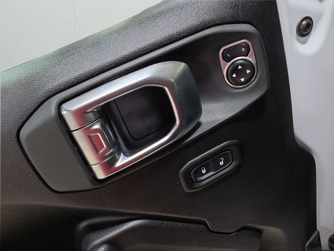 Certified 2025 Jeep Gladiator Sport AWD/4WD image 14