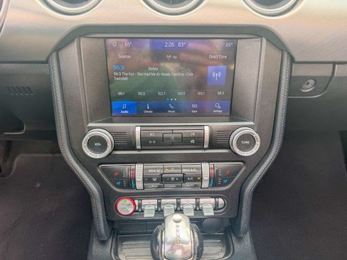 Used 2019 Ford Mustang Premium RWD image 8